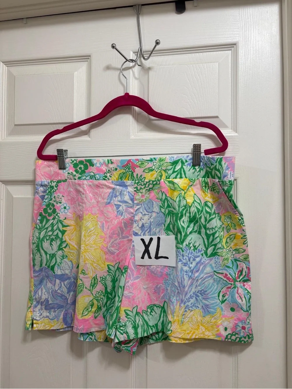 NEW Lilly Pulitzer Alista Stretch Shorts XL Multi Bright Delight Patch Floral - Picture 1 of 5